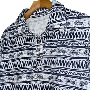 Visitor Men’s Size L Navy Blue White Geo Pineapple Print Short Sleeve Polo Shirt
